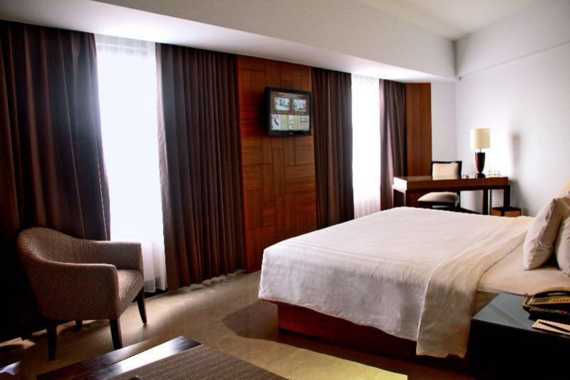 Hotel Santika Premiere Semarang Kültér fotó