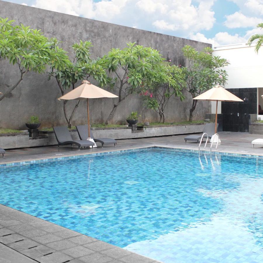 Hotel Santika Premiere Semarang Kültér fotó
