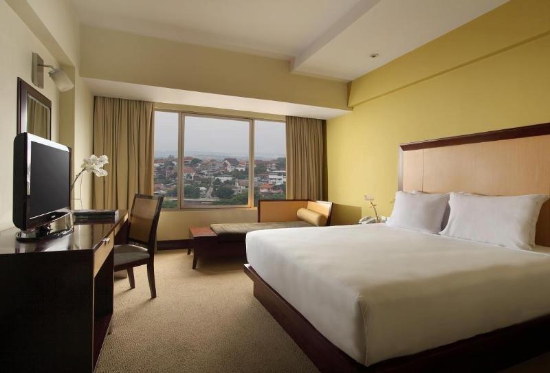Hotel Santika Premiere Semarang Kültér fotó