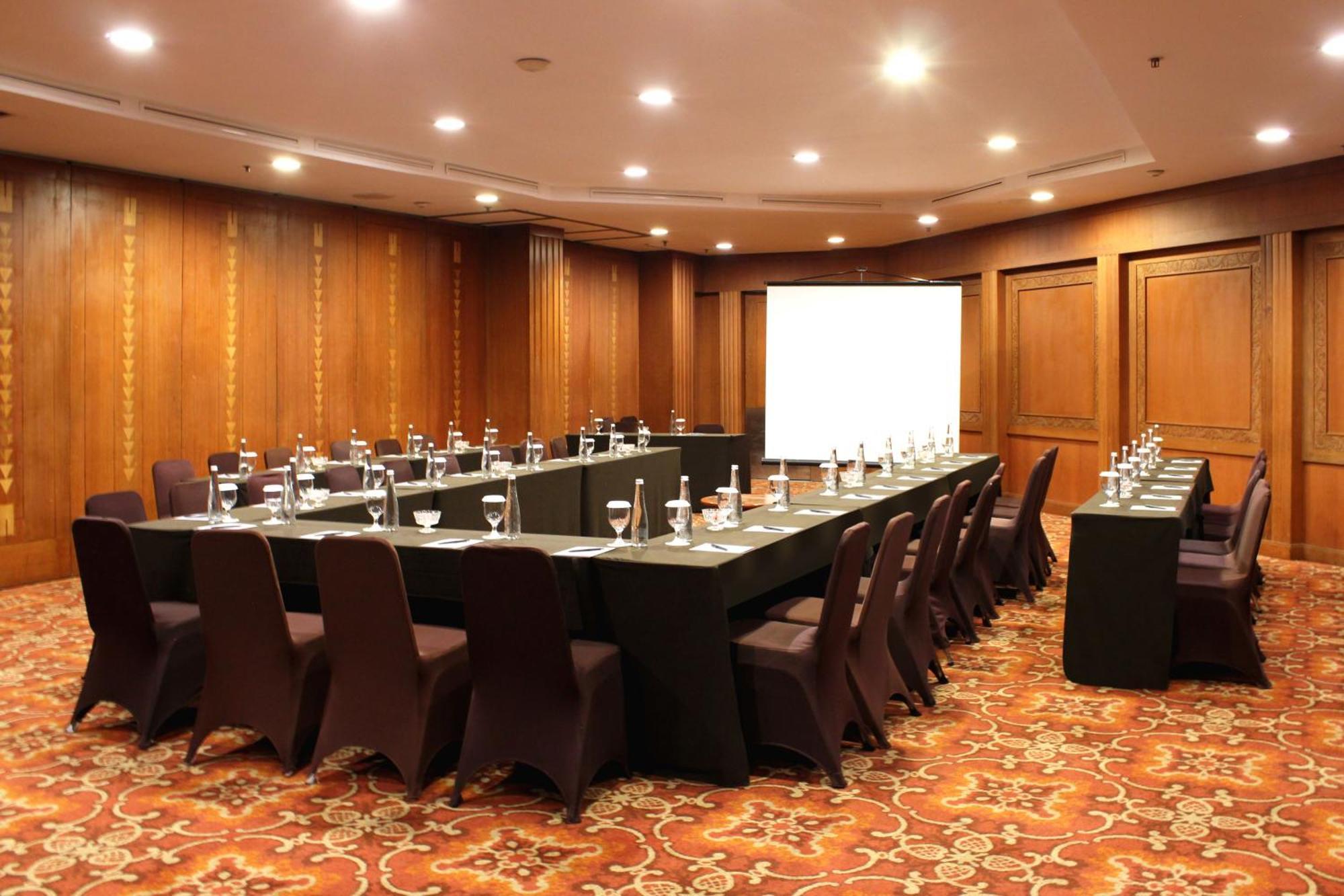 Hotel Santika Premiere Semarang Kültér fotó