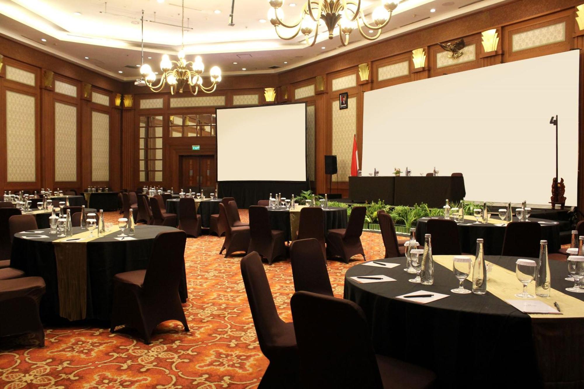 Hotel Santika Premiere Semarang Kültér fotó